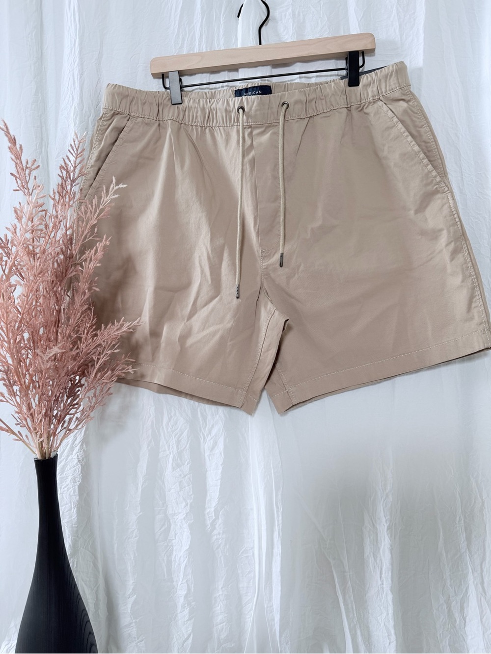 American Eagle Outfitters Men's 7” Trekker Shorts
